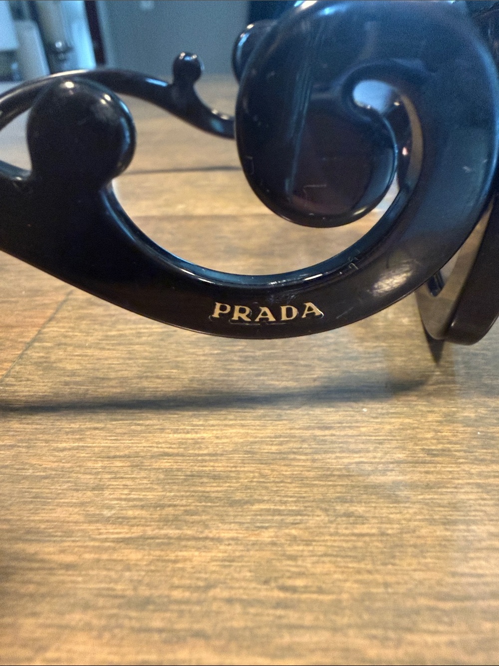 Prada Oversized Black Women’s Sunglasses - Classic Chic - Picture 4 of 7